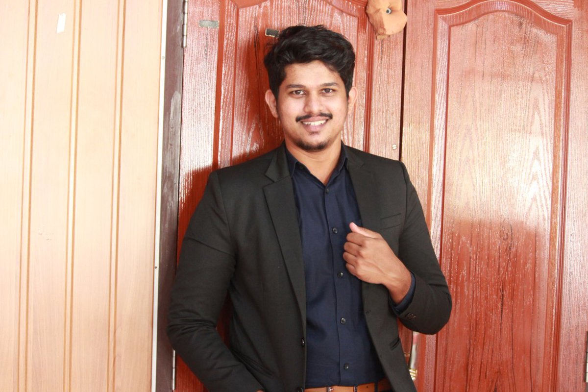AkhilU_AKHIL's tweet photo. “Use your smile to change the world; don’t let the world change your smile.”
#photoshoot #offical #suit #suitmodel #justforfun #smile #justfortoday https://t.co/ZjyUUvPTAV