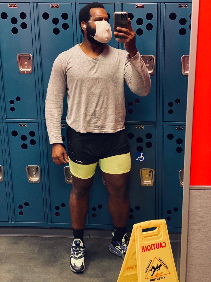 ThatGuyYouKnew0's tweet photo. No better way to start your morning than with a solid sweaty workout. #NeedAbs https://t.co/YreKoDRh2q
