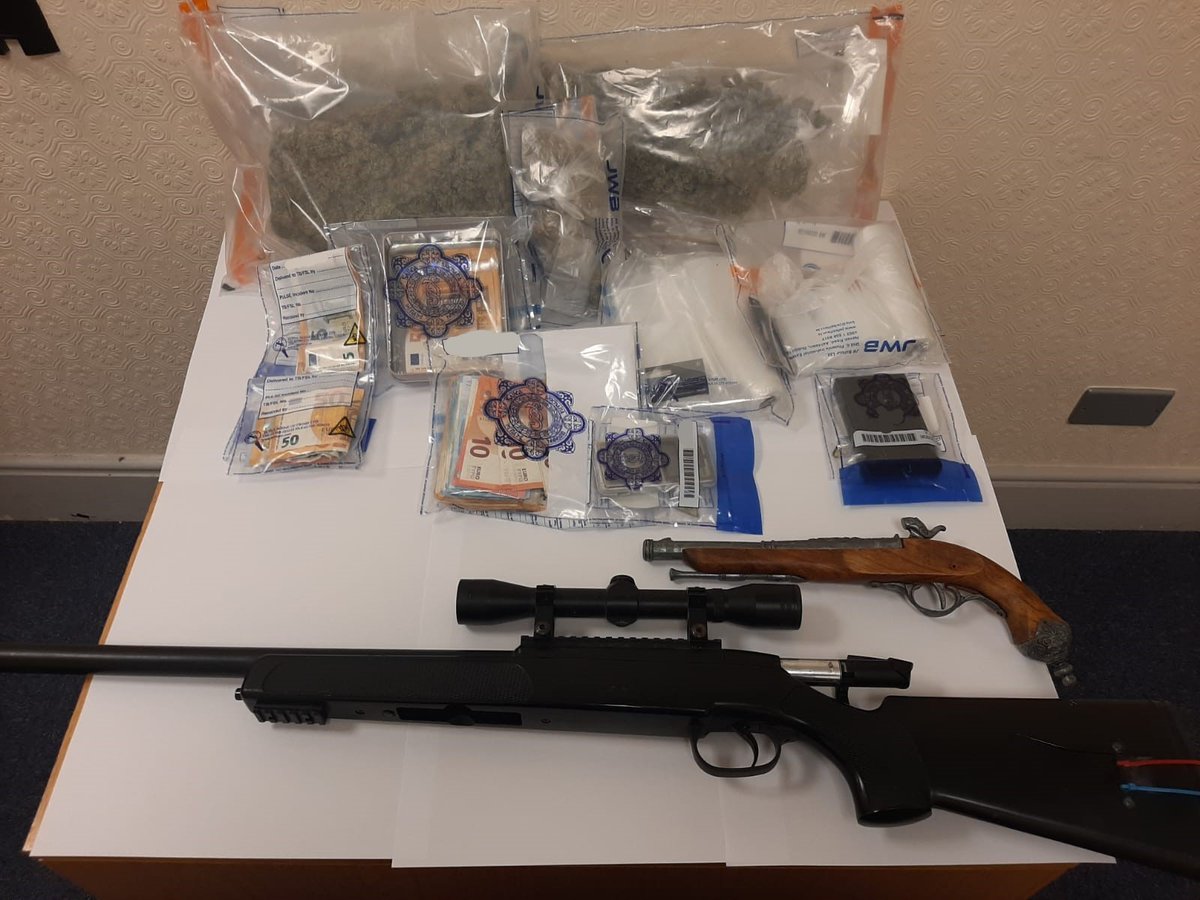 gardainfo's tweet photo. Gardaí in Ashbourne arrested a man and seized suspected cannabis with an estimated value of €12,700, two firearms, a sum of cash and various drugs related paraphernalia following a search of a residence in Ashbourne on 21/03/21. https://t.co/ayGS7aNRUZ