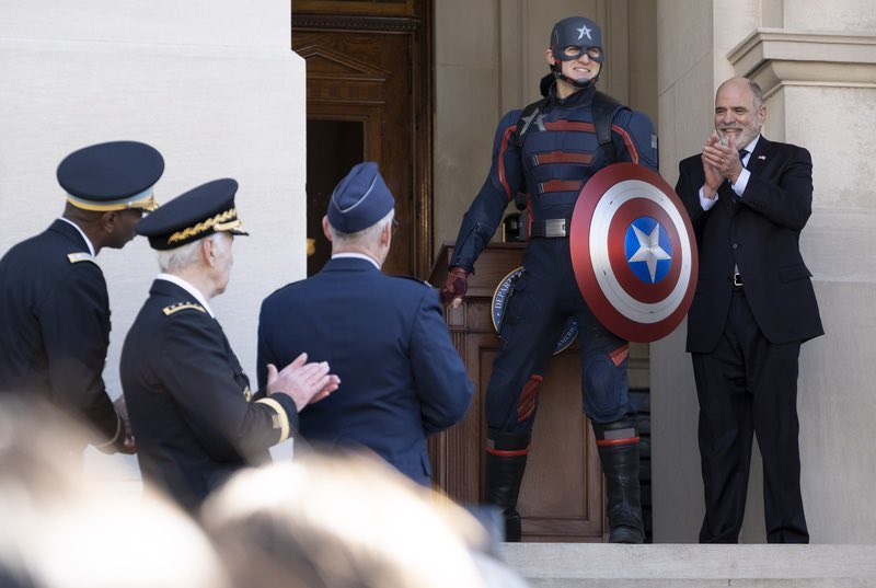 MarvelLatin's tweet photo. 3 DÍAS PARA UN NUEVO EPISODIO DE THE FALCON AND THE WINTER SOLDIER https://t.co/PA3j02r8Jl