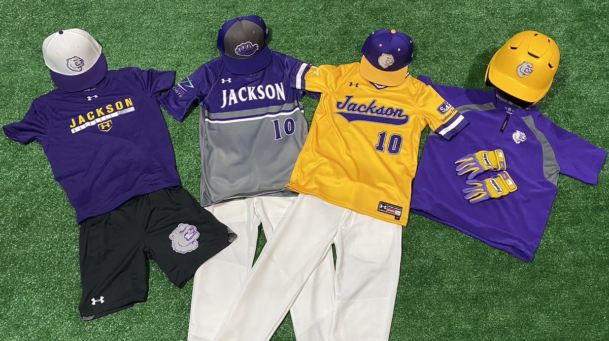 2030JaxBears's tweet photo. Uniforms and other gear starting to roll in... Start getting excited people, the season is here! #k2life #lookgoodfeelgoodplaygood @JHSbaseball2014 @angrybeartravel https://t.co/2e2wBh5EeF
