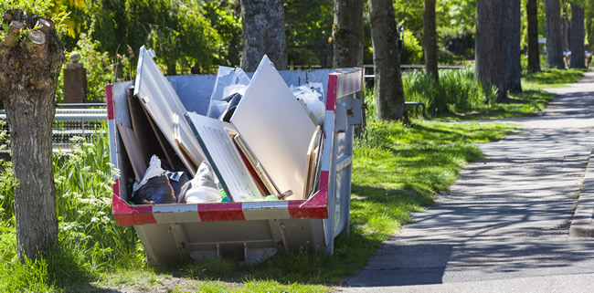 Can you use a skip for your garden waste? Yes you can and why wouldnt you? No more stuffed #greenbins, no more confusion over bank holidays and no more blocked pavements! cardiff-caerphillyskips.co.uk/can-you-put-ga… Hire your skip now! #SkipHire #CheapSkipHire #GardenWaste #Recycling #Hireaskip
