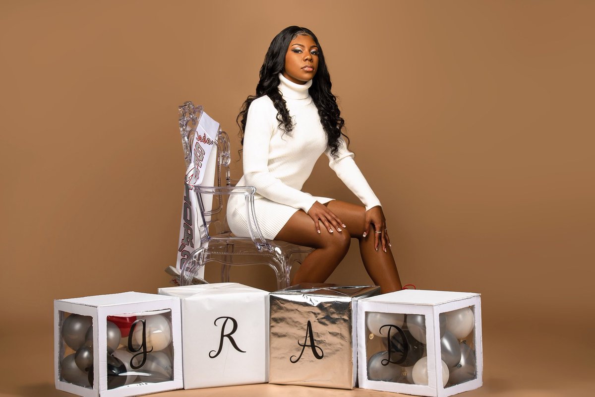 JadaVennel's tweet photo. it’s almost that time 🥺🥳🥳 #2en1or https://t.co/Cl4OQubs9x