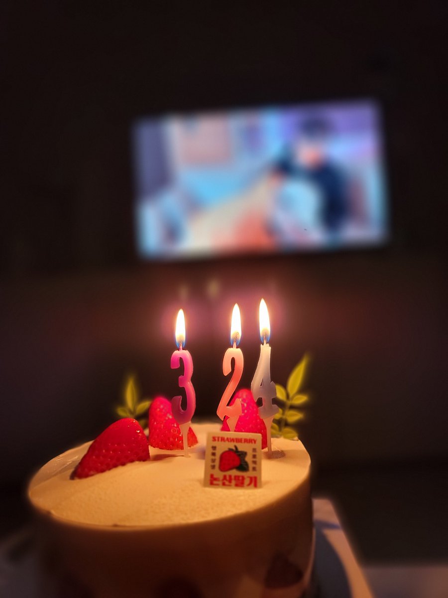 IIIMlll's tweet photo. 🧡 신화 생일 축하해 🧡 https://t.co/rMwjhDJJTJ