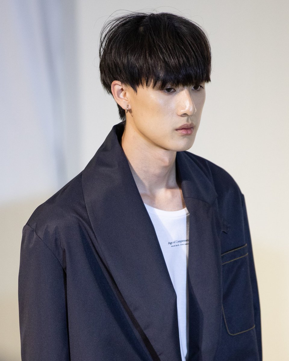 Add Me I tweet media