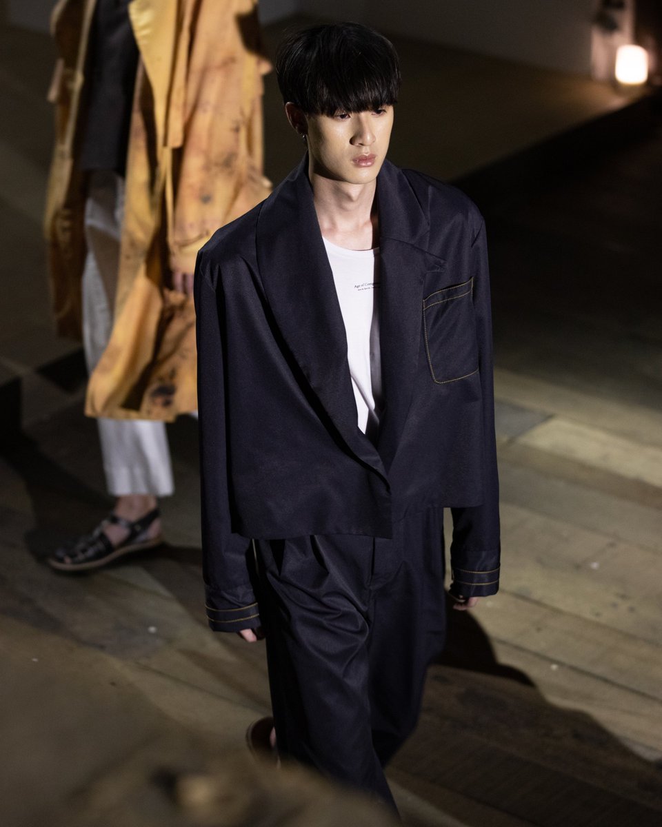 Add Me I tweet media