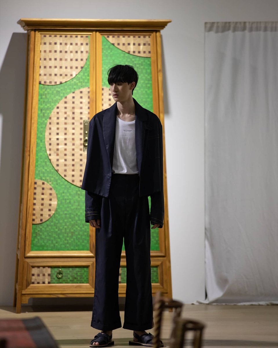 Add Me I tweet media