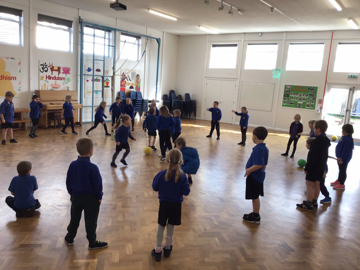 grimoldby_6's tweet image. Who will be the last one standing? Today in PE we are working on hand eye coordination. #rolling #running #dodging