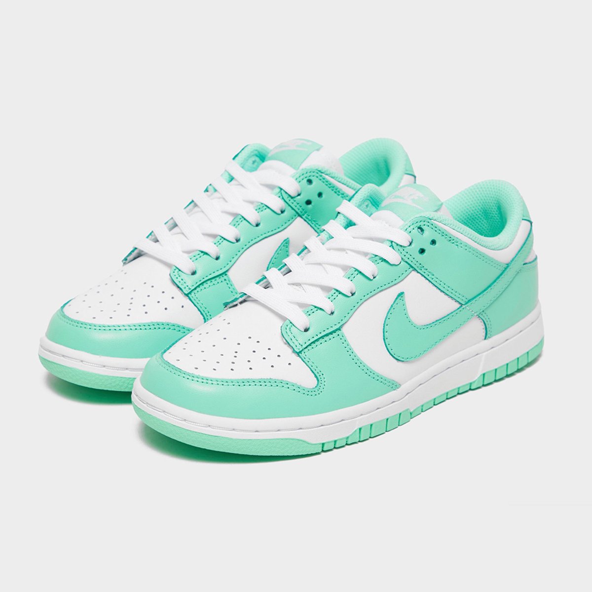 CaminoTV's tweet photo. Coloris très doux pour la dunk low "Green Glow" 💚 https://t.co/6RwfJoxrBe