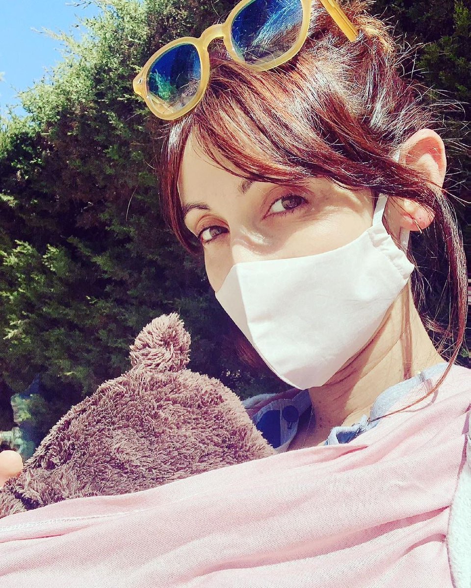 Ana_MorgadeCFO's tweet image. 📸 | @ana_morgade: "He cazado un oso (y he recuperado el rostro humano, que llevaba tres días que parecía un mapache entre escombros). Qué bonita la maternidad, y qué bien también  los filtros que te quitan las ojeras. TODO BIEN AMIGAS." ❤🧸🥺