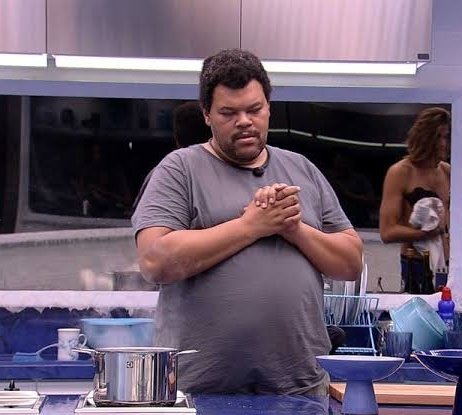 Paubiscoiteiro's tweet photo. Pessoas que tiraria o Fiuk da cozinha em segundos #BBB21 #ForaRoldoffo https://t.co/S4aJsHYb7H