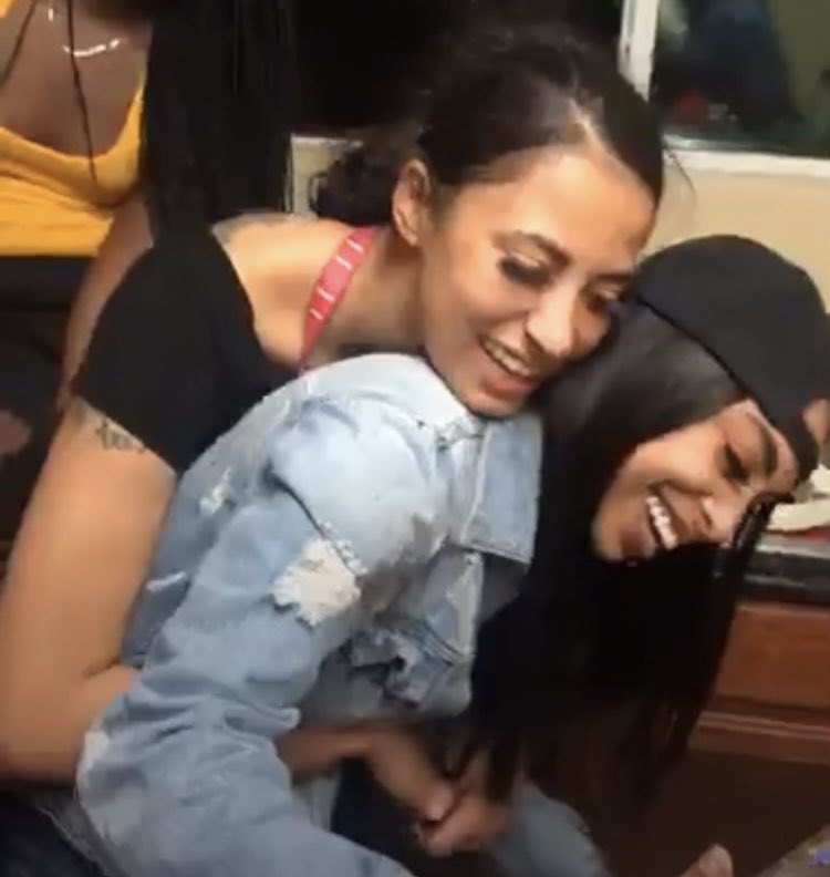 jess_th3b3st's tweet photo. I loved her bro how could that nigga do her like that fuck funeral today I’m not ready fuck https://t.co/T9TQcZy2W1