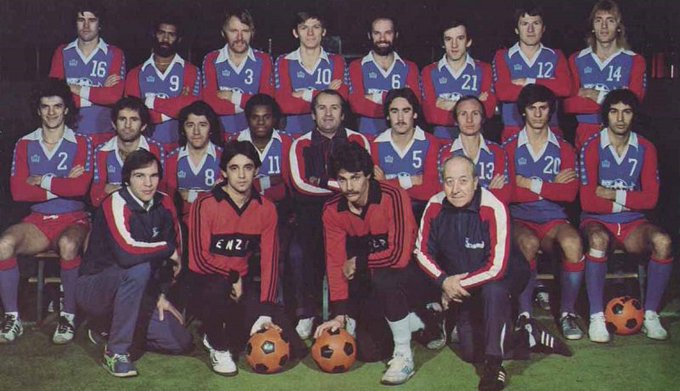 Steve1T's tweet photo. #OnThisDay in 1980 – Slaviša Žungul "Steve Zungul" notched a hat-trick (3 goals) to lead hosts #NYArrows to its 2nd consecutive Major Indoor Soccer League (MISL) Championship after defeating #HoustonSummit, 7:4, in final, before 8,469 fans, at Uniondale’s Nassau Coliseum. https://t.co/ooH7S6Bdpq