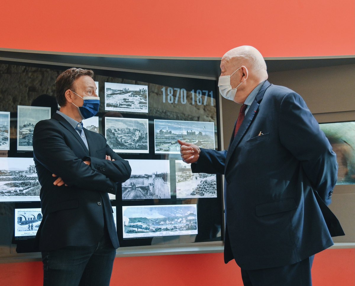 ASantini_Issy's tweet photo. [En images] Rencontre ce midi avec @bernstephane au Temps des Cerises @tdcissy.

Il présentera prochainement en #vidéo la bataille du Fort d’Issy dans le cadre du 150e anniversaire de #LaCommune !

🎥 À suivre sur la chaîne YouTube https://t.co/8FcSo8Annu | @Issylesmoul https://t.co/5oIaoM4Vzn