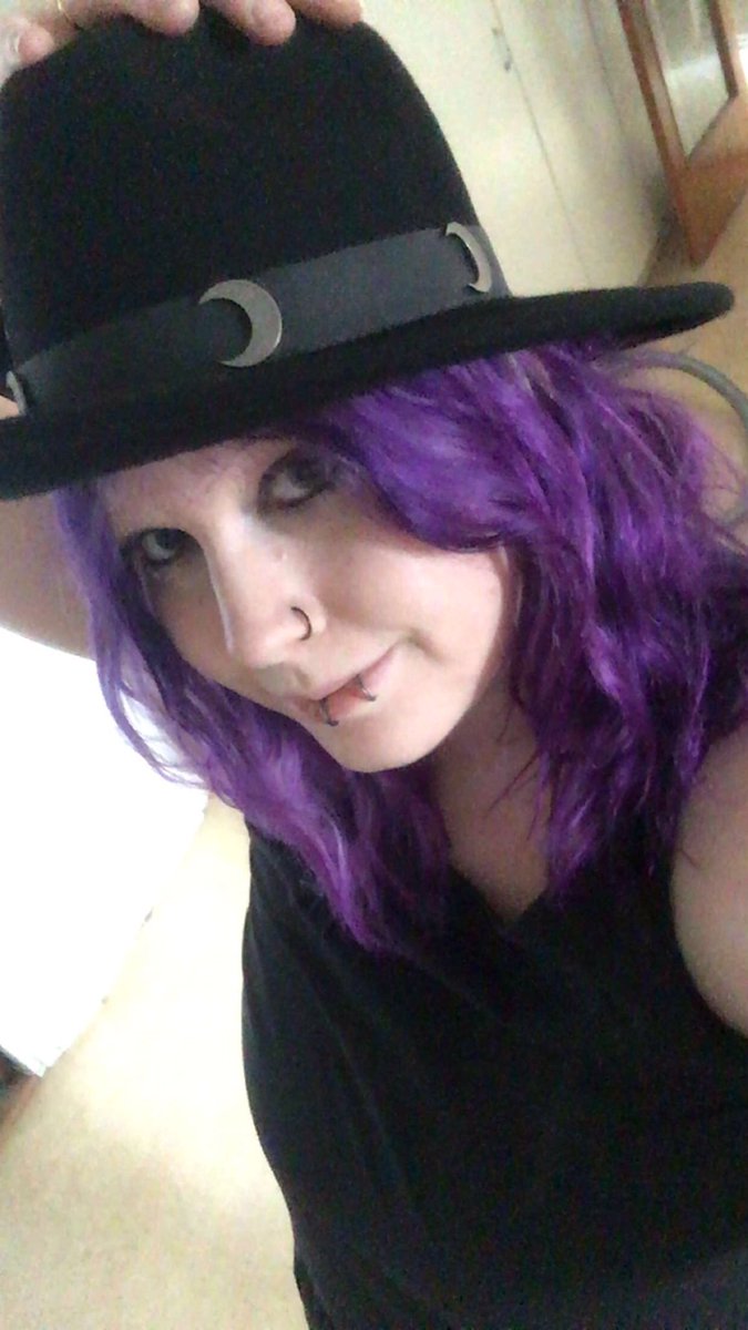 Pzycholix's tweet photo. Love my new hat from @killstar 🥰 https://t.co/rI4yRkau4x