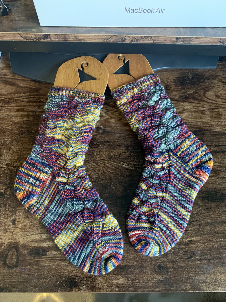 GirlyWithATwist's tweet image. I love ❤️ hand knit 🧶 socks 🧦🧦 #MonkeySocks #CookieA #SocksThatRock #SocksThatRockLightweight #SockGate #KnittingIsAwesome