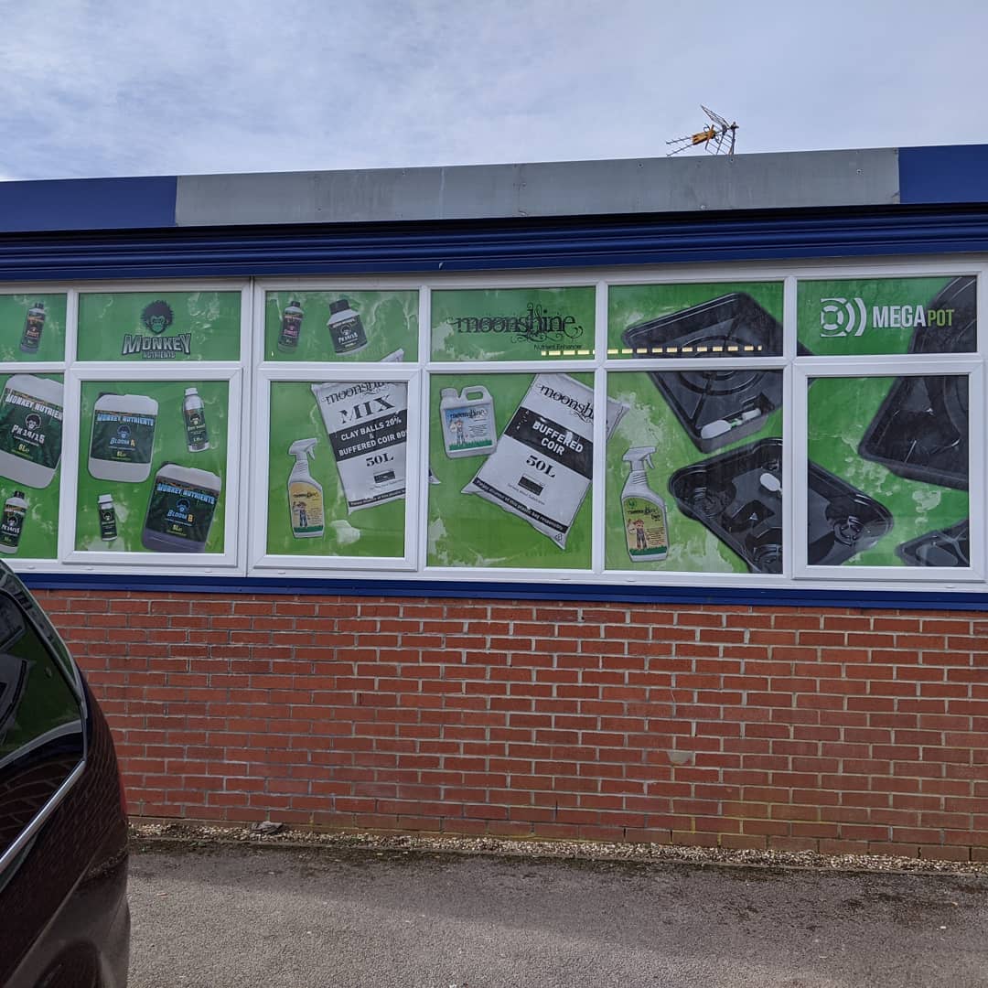 SxNewcastle's tweet photo. Boring windows and doors? @Metamarkuk CV2 one way vision vinyl for maximum promotion but not losing any light through windows. #metamark #graphics #signage #hydroponics #megapot #northeast https://t.co/aE9JzK1L7J