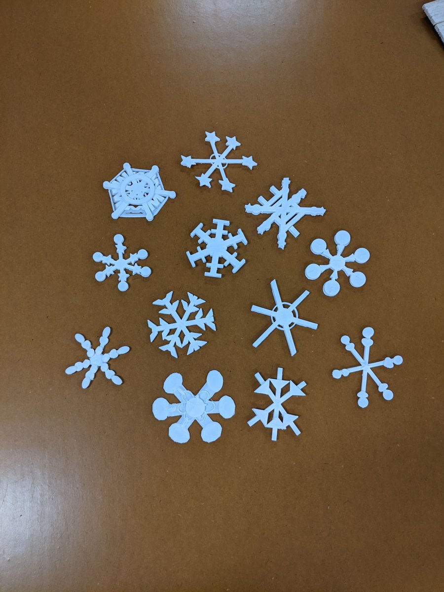 GeigerPhysics's tweet photo. 3D printed snowflakes designed by @kelnhonk's 3rd grade class on the Crealty Ender 3. https://t.co/x3Yd8pxkPH