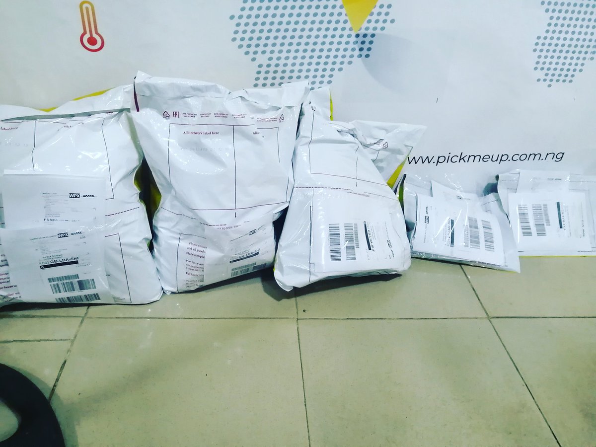 Pickmeupservice's tweet photo. Our international shipment processed and packaged for delivery across border ✈️✈️

Ship with us @Pickmeupservice

08135330301, 08132578261

#pickmeup2.0 #innovations #internationalshipment #dispatch #doorstepdelivery https://t.co/0bxPwp4vsp