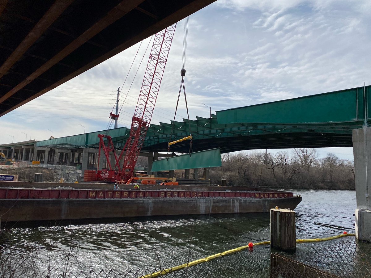 BowmanCG's tweet photo. Fascia Girders are being removed from the old northbound Mile Long Bridge structure. Demolition will continue this spring to make way for construction of the new southbound structure. Bowman construction engineers are monitoring the contractor’s progress. #MileLongBridge https://t.co/Q4avYgSUFP