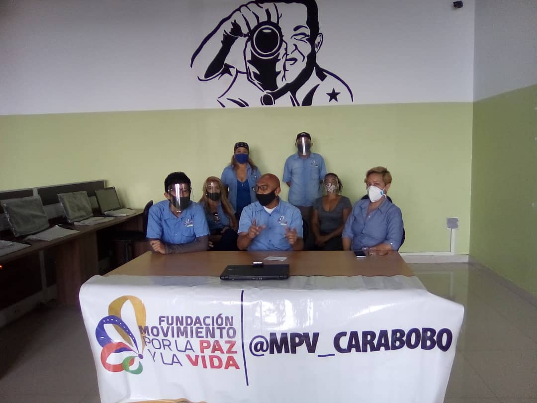 GBMP_LomasdeF's tweet photo. Nos encontramos activos  en la @GBMP_LomasdeF  con la vídeo conferencia con nuestro líder @vargas_mimou celebrando el 8vo aniversario del @FunMovPazYVida1 @MCarabobo1 @NicolasMaduro @gbmfloramarillo https://t.co/yAbZI1zu6D