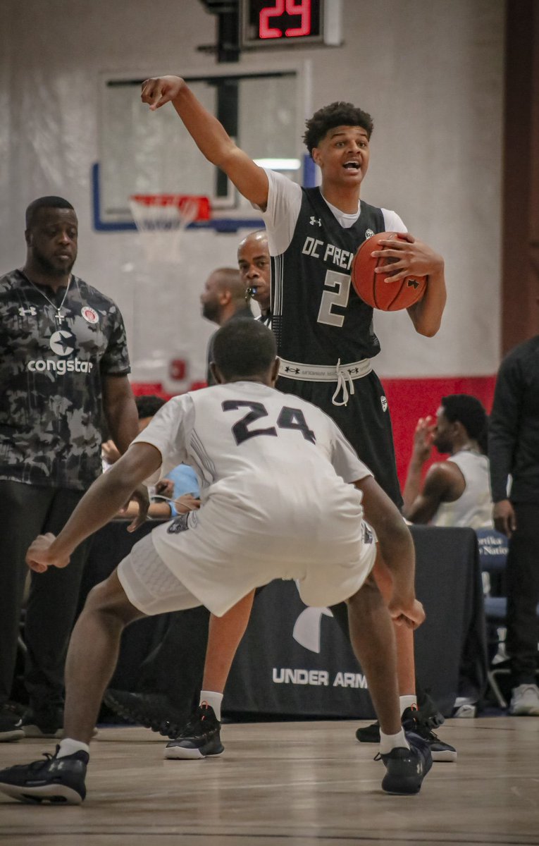 AlvinChapman_'s tweet photo. So proud of these guys!!! It’s just like yesterday we were on the road at tournaments with @DC_Premier_  . Now my little brothers are on the big stage!! Keep applying that pressure! @marchmadness https://t.co/j7Wl69iWXW