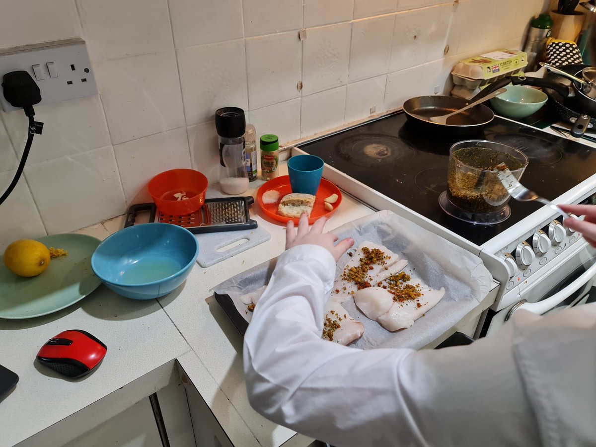 ChiggersY2K's tweet photo. @SACA_ICT Alex with his efforts today! No vampires in this house any time soon #LotsOfGarlic #staidanscancook https://t.co/q0eaxyH4jA