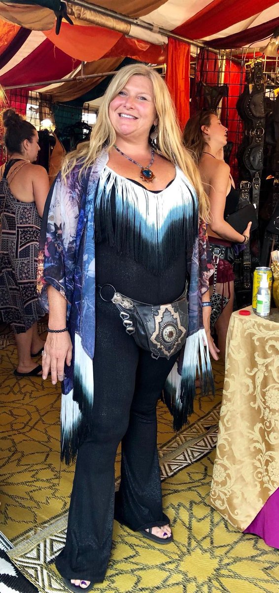 TubeFirstTube's tweet image. This was my friend Lonna. She died yesterday at the King Soopers in Boulder, CO.

She was a beautiful human inside and out. I just can’t believe it...
😭😭😭💔💔💔

#BoulderShooting #BoulderMassacre #BoulderColorado