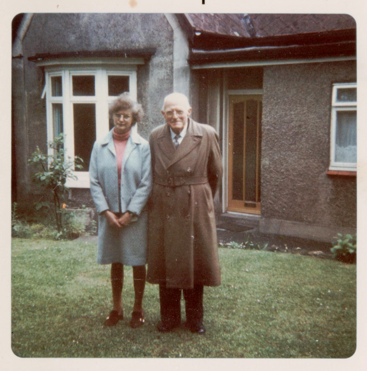 ConsettWorks's tweet photo. We are delighted to bring you this fantastic #Consett Story: 

A life in letters, written by Edward (Ted) Smith from his adopted home in New Zealand back to his great niece Vanessa in the UK on his early years in Consett &amp; as an apprentice at the Works:

https://t.co/Uzsg3v1G6B https://t.co/JopDM1yZa7