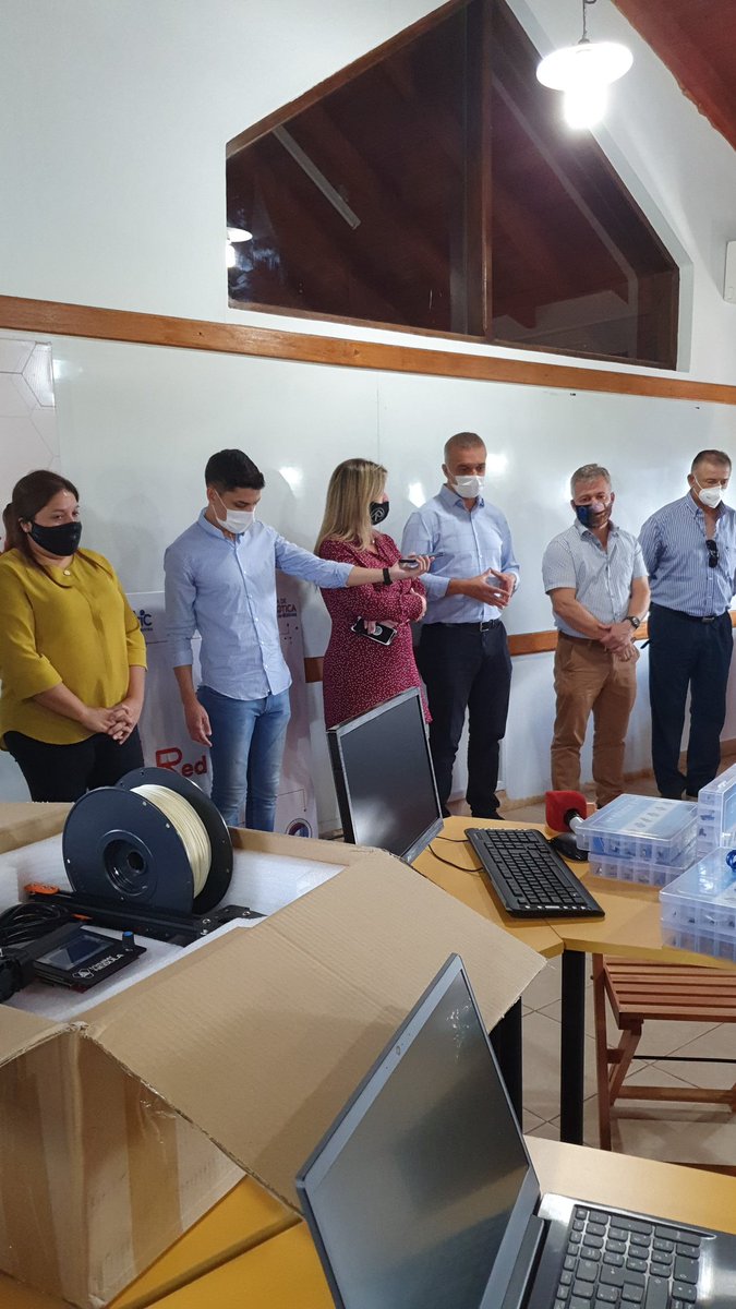 CarlitosKoth's tweet photo. Gracias @Arce_Carlos_ y @ivisch por los insumos y equipos para la @RoboticMisiones que funcionará en Puerto Rico https://t.co/PgLocO3SIP