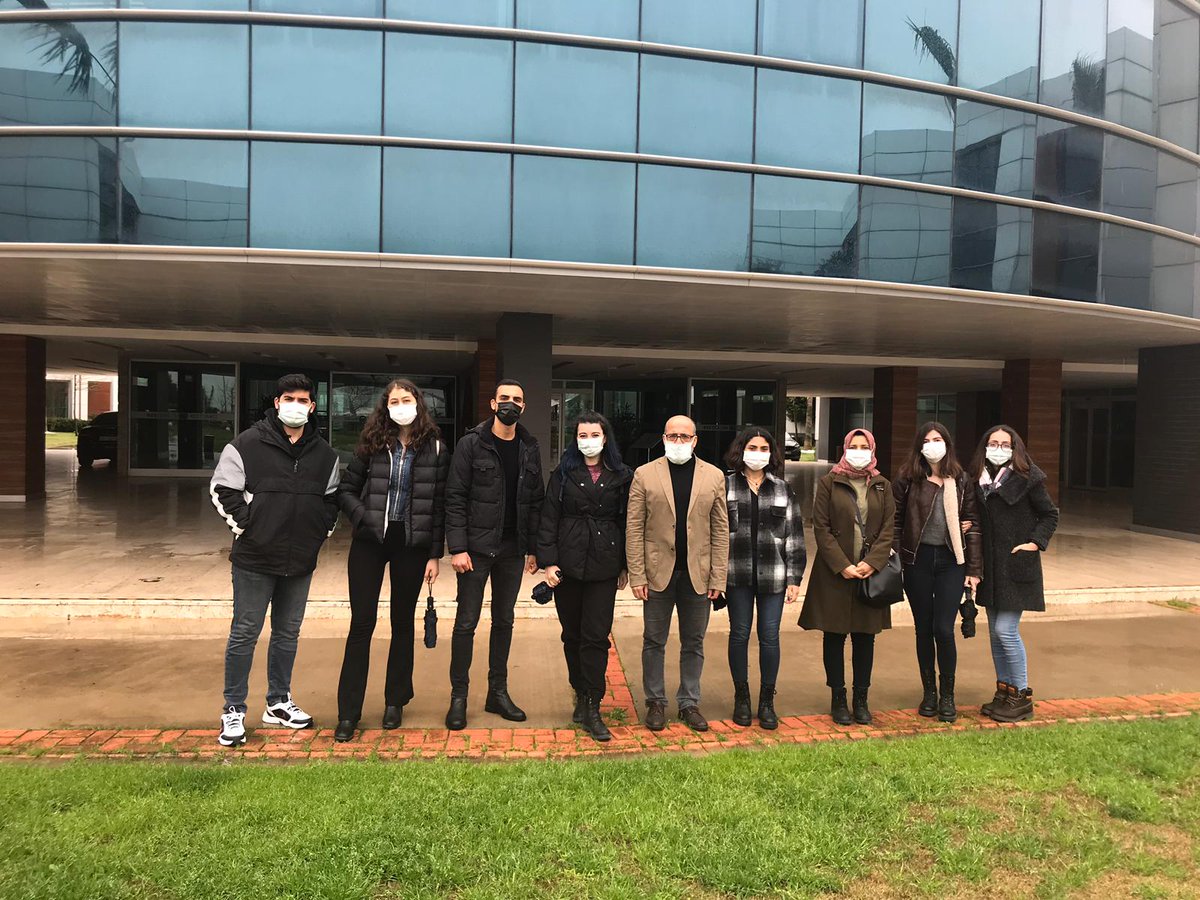 Topluluk üyeleri olarak bugün Bakırçay Üniversitesi sağlıkta yapay zeka laboratuvarını ziyaret ettik laboratuvardan sorumlu Doç.Dr. Orhan Er ile çok verimli bir röportaj gerçekleştirdik yakında youtube'da(IKCMAI) 🥳🥳