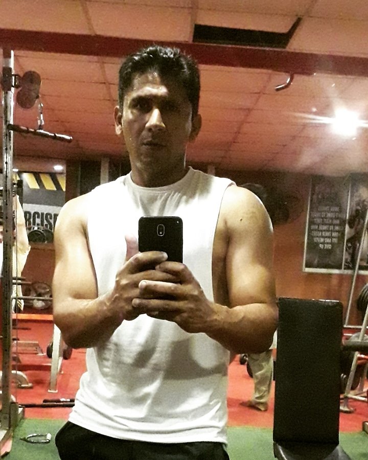 AghaSabir's tweet photo. Everytime is a good time to sweat it out.
Late night lifts.
#Karachi #fitfam #rahbarskitchen #eatclean #healthymeals #aghasabir #cricket https://t.co/38h2CmEYq1