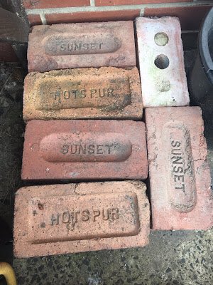#EverydayHeritage I started collecting local historic bricks around this time last year. There’s so much of the North East’s heritage in these seemingly mundane objects castlesandcoprolites.blogspot.com/2020/06/bricks…