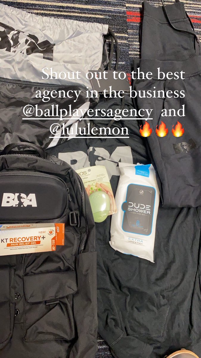 beauknows_13's tweet photo. S/O @BPA_Agency &amp; @lululemon for the care package @KTTape @eos @DUDEproducts 🔥🔥 https://t.co/Y6RDlzmeWp