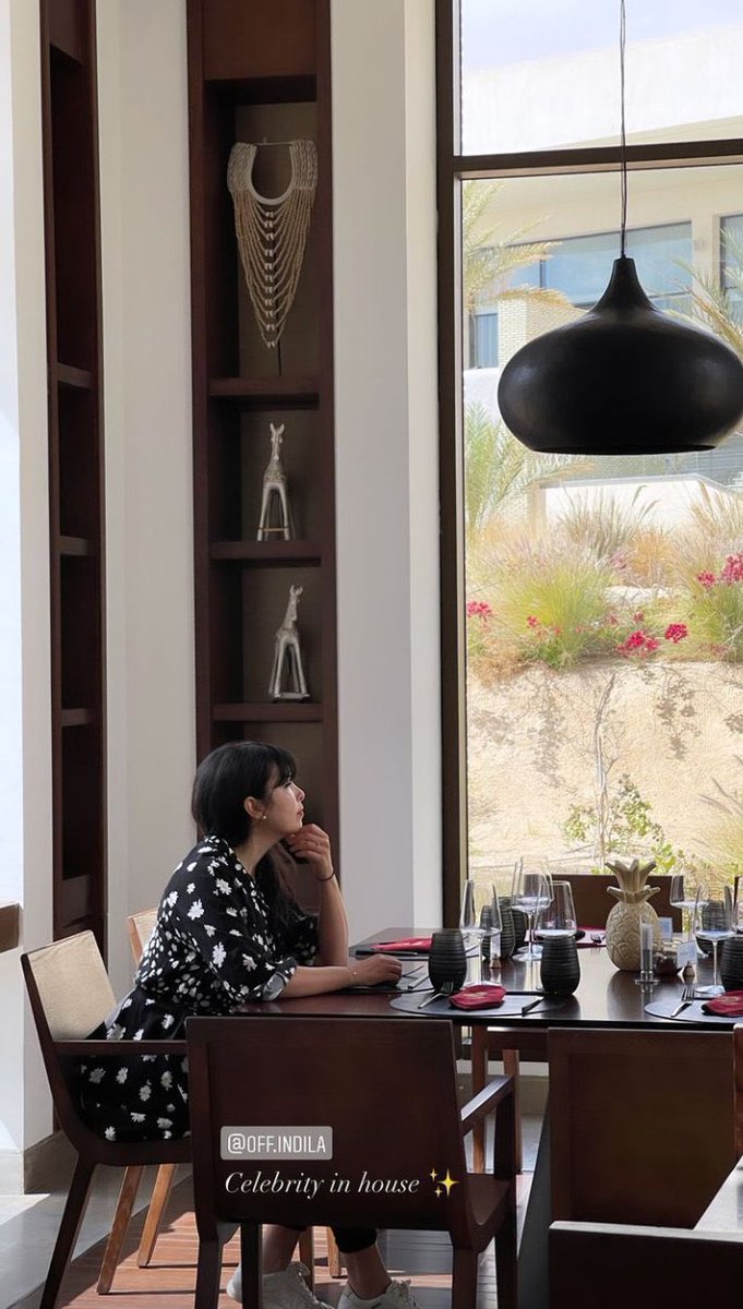 IndilaNews's tweet photo. La belle @Indila aujourd’hui à Tozeur, en Tunisie 🇹🇳 après le tournage du clip « Carrousel » avec @Amir_Off. https://t.co/52xKArBcq1