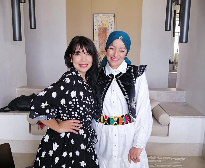 IndilaNews's tweet photo. La belle @Indila aujourd’hui à Tozeur, en Tunisie 🇹🇳 après le tournage du clip « Carrousel » avec @Amir_Off. https://t.co/52xKArBcq1