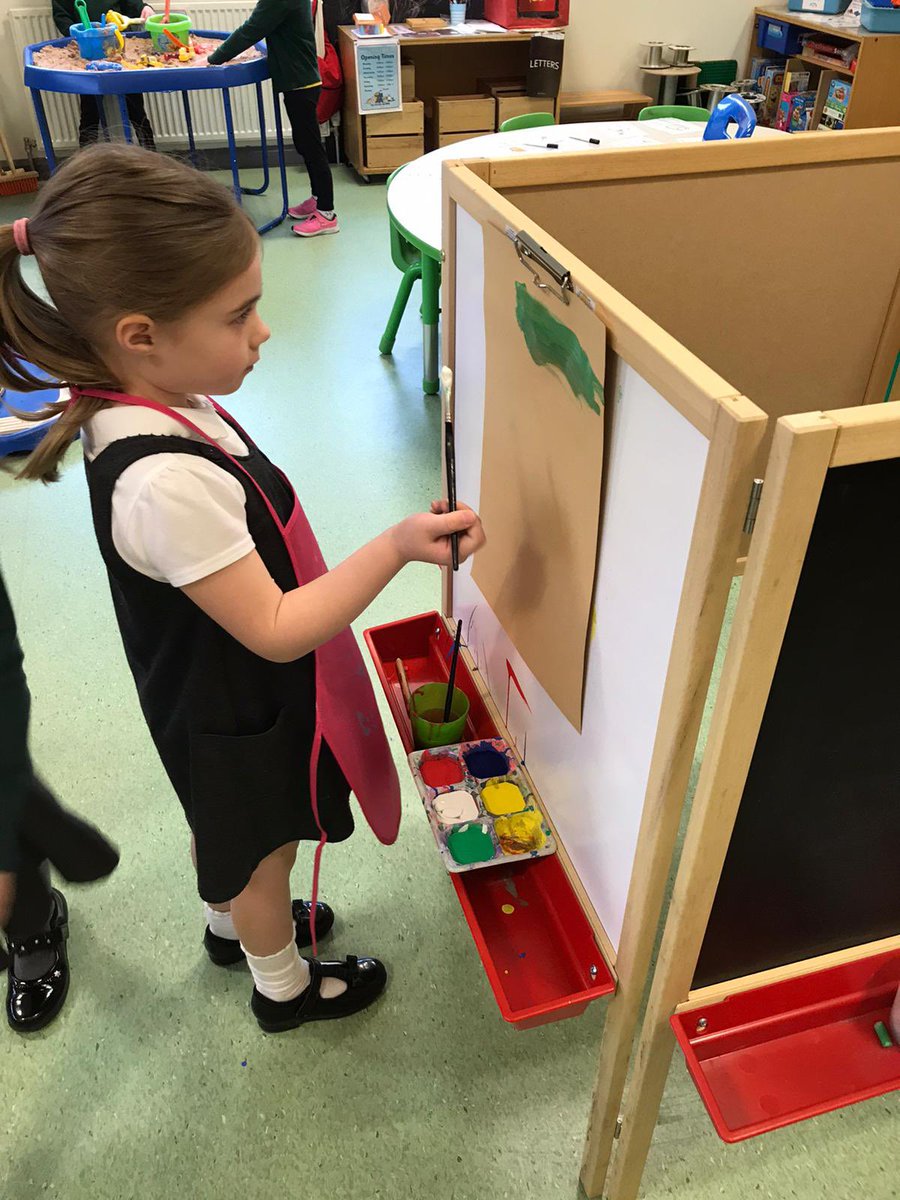MissDownie_'s tweet photo. Some lovely pictures from our sunshine room today ☺️☀️ @stmungoalloa https://t.co/XGEchniOsi