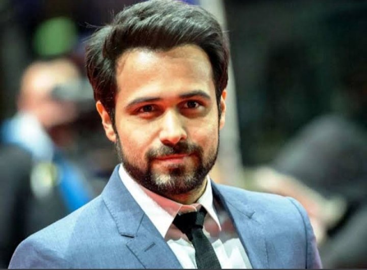 Haye meri jaan,,,uff ye aankhen ,,,banda dhoob jaye ismein,,,
Happy Birthday Emraan Hashmi 