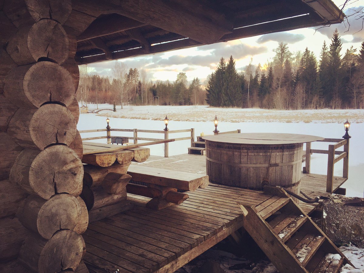 SaunaGoods's tweet photo. Who said Tuesday can’t be a sauna day? A great opportunity to test SaunaGoods sauna whisks and to enjoy fresh air in a countryside of Latvia! 🛖😌🌿
#saunagoods #sauna #whisk #saunaquast #saunareisig #saunavihta #saunavaasta #saunawhisk #banja #venik #steambath #wellness https://t.co/VLFCebfPY5