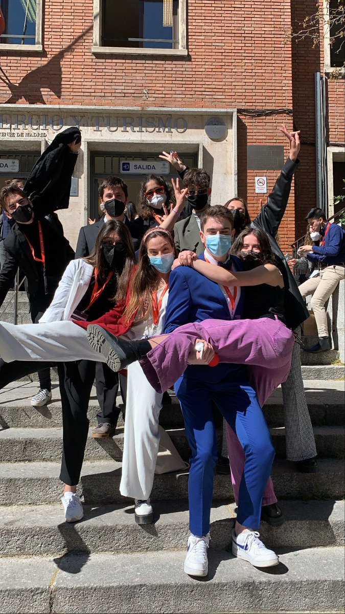 cmueuropa's tweet image. ¡Estuvimos en @compimun ! 💚

#ElSantaEsCultura #UnMayorEsMás