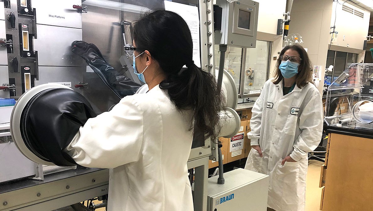 MerckIMInspired's tweet photo. Learn how Rebecca Ruck’s “Incubator of Scientific Talent” leverages a diverse team to invent smarter and greener ways to produce medicine: https://t.co/FeF56obEVR #WomensHistoryMonth #PoweredbyInclusion https://t.co/GW1dEUK18a
