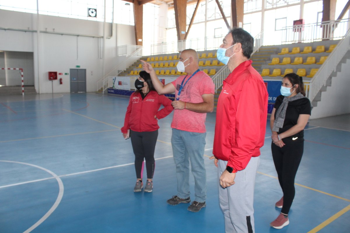 Hoy, Seremi <a href="/MindepAtacama/">Mindep Atacama</a> <a href="/procuriza/">Guillermo Procuriza</a> mostró las dependencias del Centro <a href="/EligeVivirSano/">Elige Vivir Sano</a> de #Caldera a la Directora <a href="/InjuvChile/">INJUV Chile</a> @renatasantander y directora regional Injuv <a href="/pan_cha/">Pan Cha</a>, para incentivar el uso del recinto en los jóvenes de #Atacama, según medidas del Plan Paso a Paso