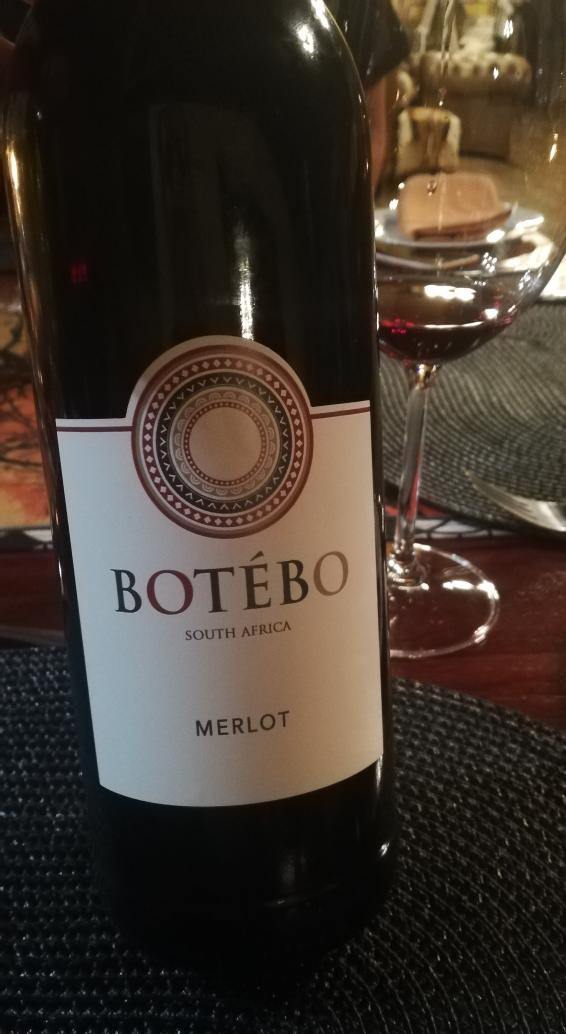 LucyCorne's tweet photo. Things I learnt today: there is at least one winery in the Free State (@botebowines) and their merlot went wonderfully with my dinner at Wag 'n Bietjie Lodge. https://t.co/f12kDpJA6q