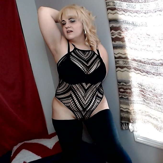 Just a horny mommy sharing her sexual adventures  😉😏  Wanna be my good boy? Sub xo   Main Page https://t<a href="/tag/bbw"class="tags"><span>#bbw</span></a><a href="/tag/mommyroleplay"class="tags"><span>#mommyroleplay</span></a><a href="/tag/teamkrc"class="tags"><span>#teamkrc</span></a>