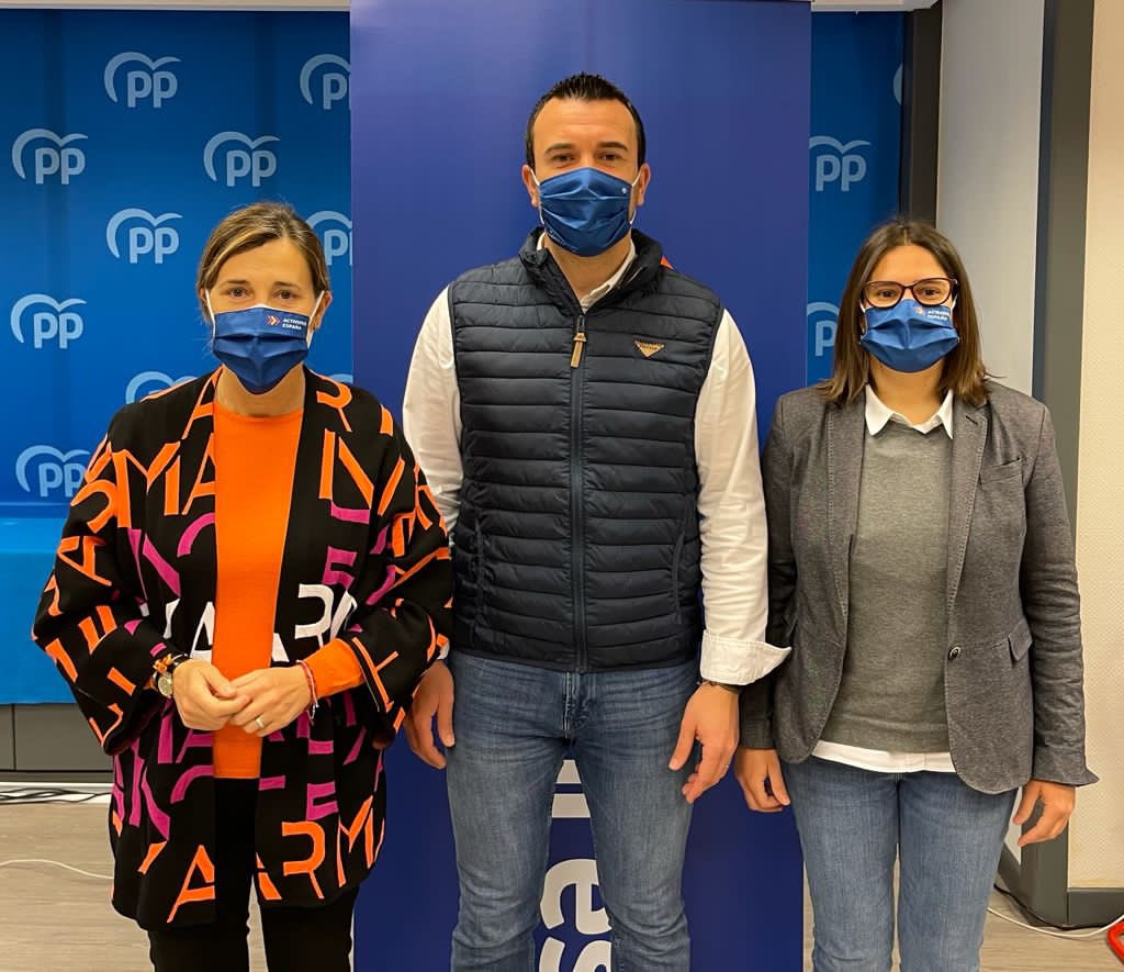 En #Carlet podem disposar de una treballadora incansable com a presidenta local. Enhorabona de nou <a href="/lsm46240/">Laura Sáez</a> . A seguir aportant tant als <a href="/populares/">life</a> i als teus veïns i veïnes 💙