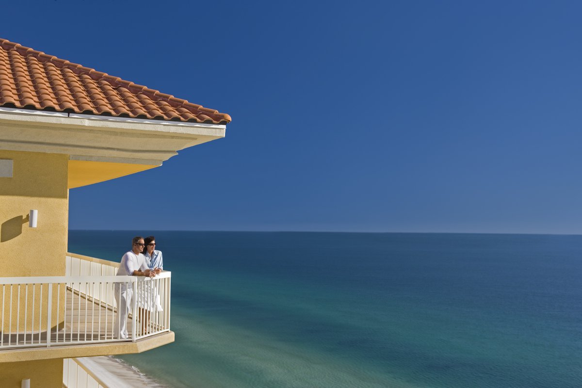 CAIsocial's tweet photo. Recent changes from Fannie Mae &amp; Freddie Mac add new requirements for #condos in vacation areas to secure federally backed mortgages. Find out how this could affect #HOAs in resort-like communities: https://t.co/wX9orebHUB #WeAreCAI https://t.co/H00xImNrk8