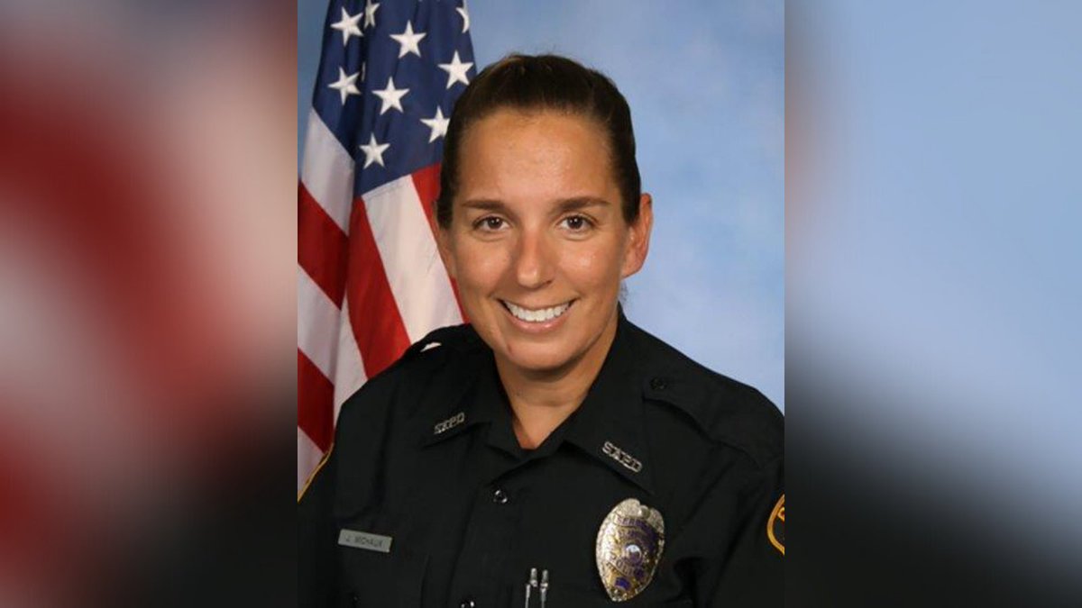 STAUGPD's tweet photo. Congratulations to Commander Jennifer Michaux, who will serve as our next Chief of Police upon the retirement of Police Chief Barry Fox on June 30, 2021!
Full story: https://t.co/xhDKLHUYTJ
#StAugPD #CityStAug https://t.co/TWwdycbuPx