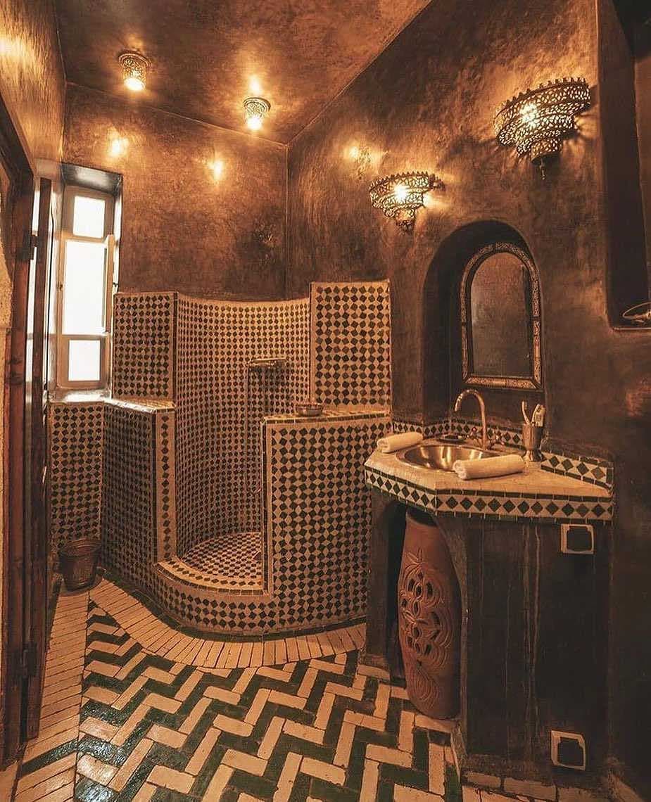 moroccanjournal's tweet photo. The great art of Zellige and Tadelakt in the Moroccan bathrooms. https://t.co/gPV1fYfdYx