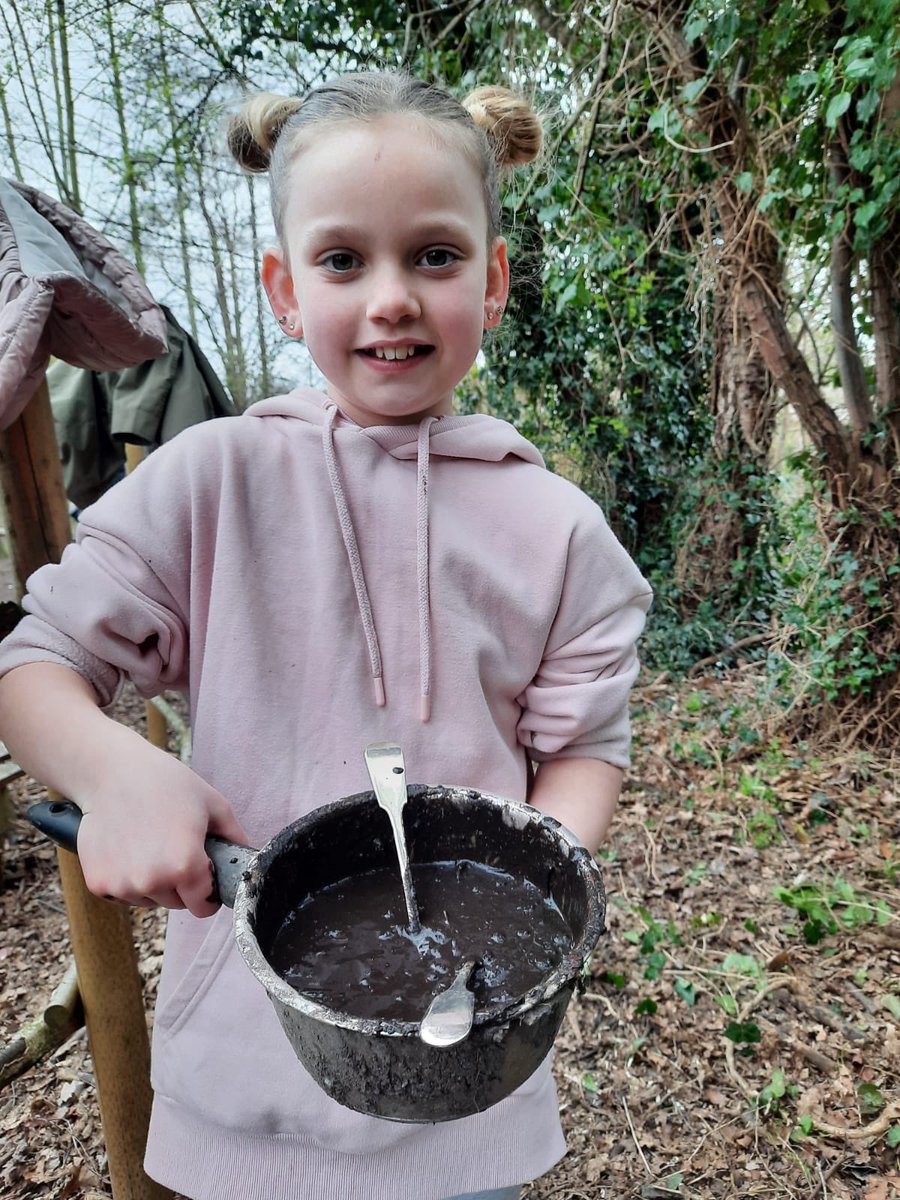 e_portchrist's tweet photo. Year 5 made some lovely dens in the forest today- they even made some lovely mud puddings! https://t.co/x5SOQTxxTY