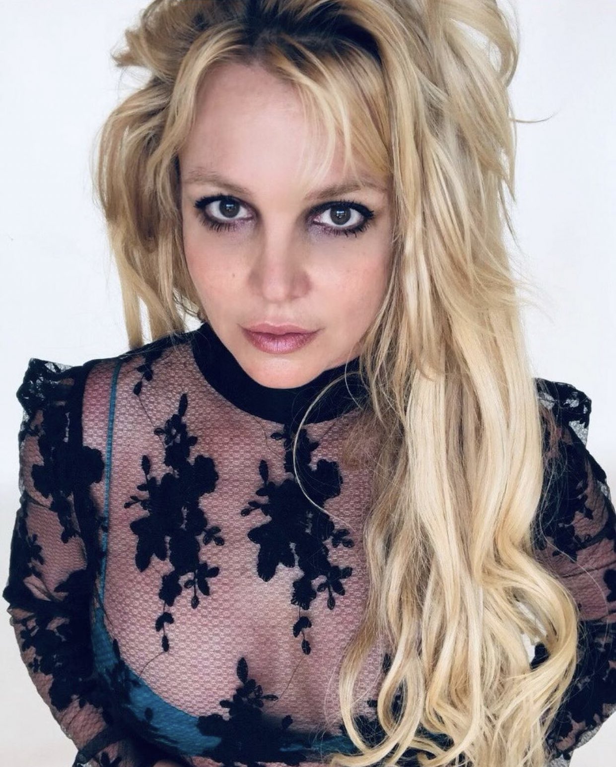 ExL9twOU8AcjwSq?format=jpg&name=large